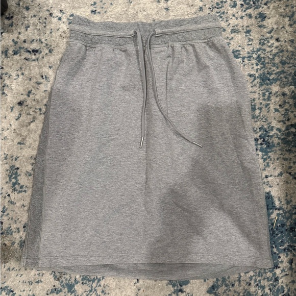 Lululemon Start Anew Skirt *21"
Heathered Medium Grey size 4 - Picture 2 of 5